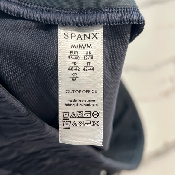 Spanx Out of Office Gray Shorts Size Women's M - Picture 6 of 7